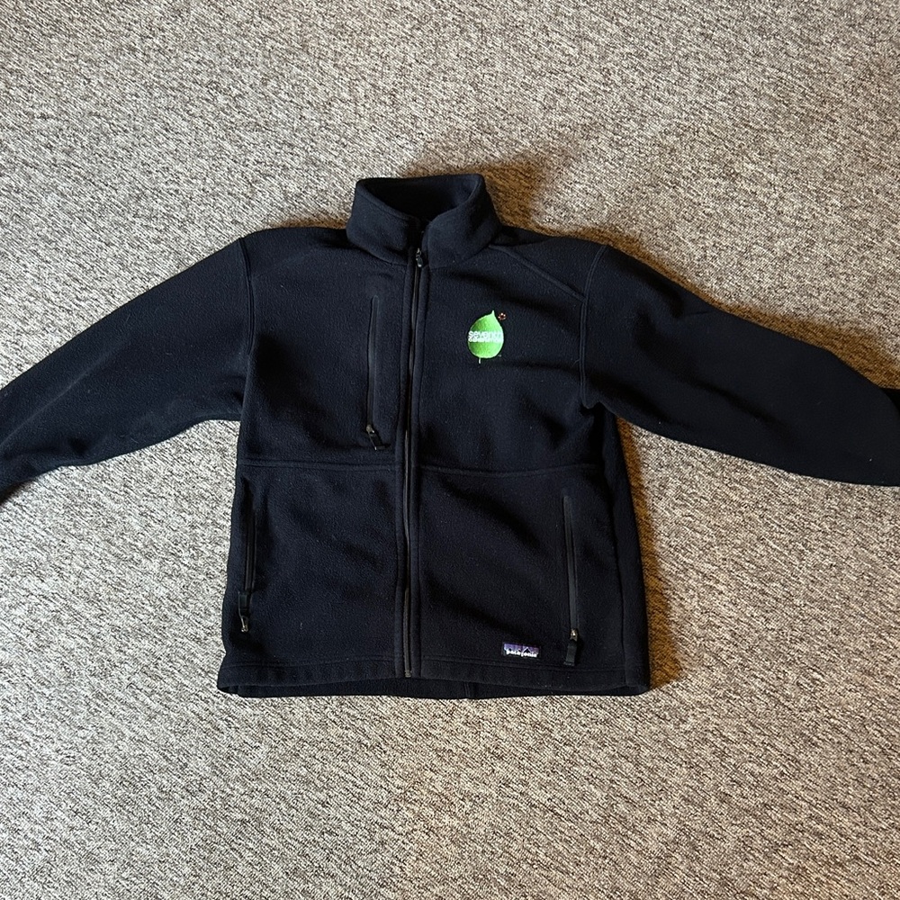 Men’s Patagonia Small / Medium Black Fleece Jacket